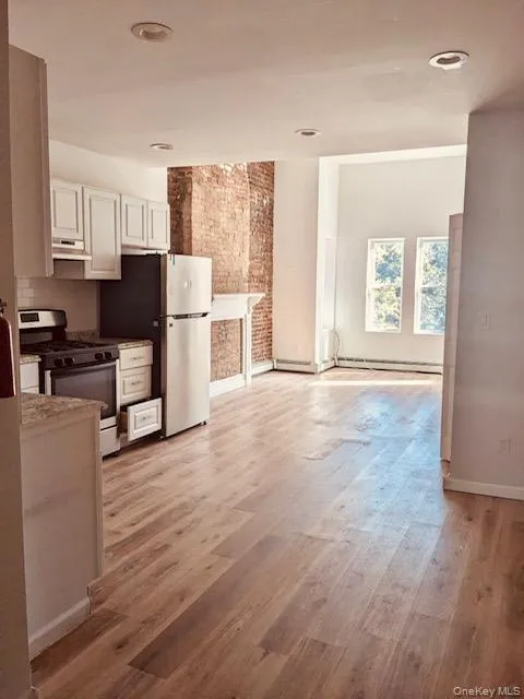 93 Lander Street, Newburgh (city), NY , With , 1 Bedroom , and , 4 Room , 1 Bathroom , For , Residential Lease , For Rent , 1065199 , MLSID,1065199 93 Lander Street, Newburgh (city), NY , With , 1 Bedroom , and , 4 Room , 1 Bathroom , For , Residential Lease , For Rent , 1065199 , MLSID,1065199