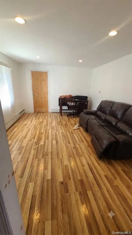 623 Nimrod Court, Babylon, NY, 3 Bedrooms Bedrooms, 6 Rooms Rooms,1 BathroomBathrooms,Residential,For Rent,Nimrod,0,1065212 623 Nimrod Court, Babylon, NY, 3 Bedrooms Bedrooms, 6 Rooms Rooms,1 BathroomBathrooms,Residential,For Rent,Nimrod,0,1065212