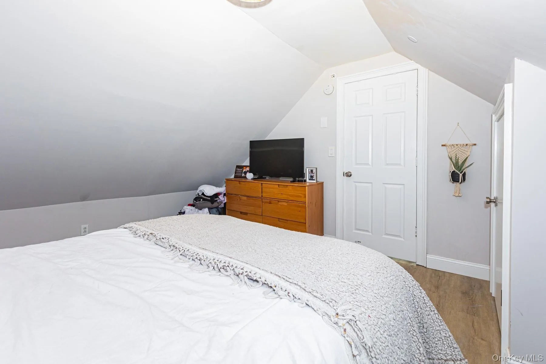 222 Cedar Lane, Babylon, NY , With , 2 Bedroom , and , 5 Room , 1 Bathroom , For , Residential Lease , For Rent , 1065276 , MLSID,1065276 222 Cedar Lane, Babylon, NY , With , 2 Bedroom , and , 5 Room , 1 Bathroom , For , Residential Lease , For Rent , 1065276 , MLSID,1065276
