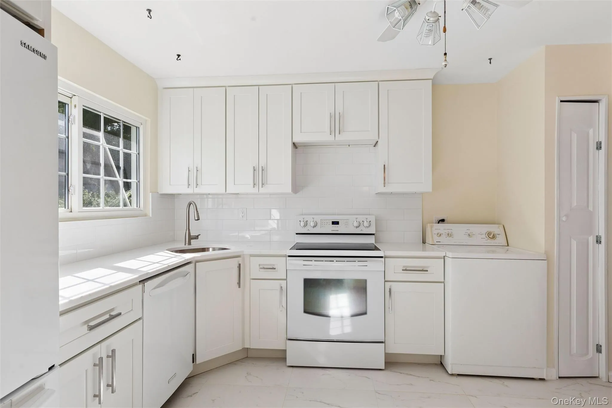 115 Rosemont Avenue, Brookhaven, NY, 4 Bedrooms Bedrooms, 7 Rooms Rooms,2 BathroomsBathrooms,Residential,For Rent,Rosemont,0,1065297 115 Rosemont Avenue, Brookhaven, NY, 4 Bedrooms Bedrooms, 7 Rooms Rooms,2 BathroomsBathrooms,Residential,For Rent,Rosemont,0,1065297