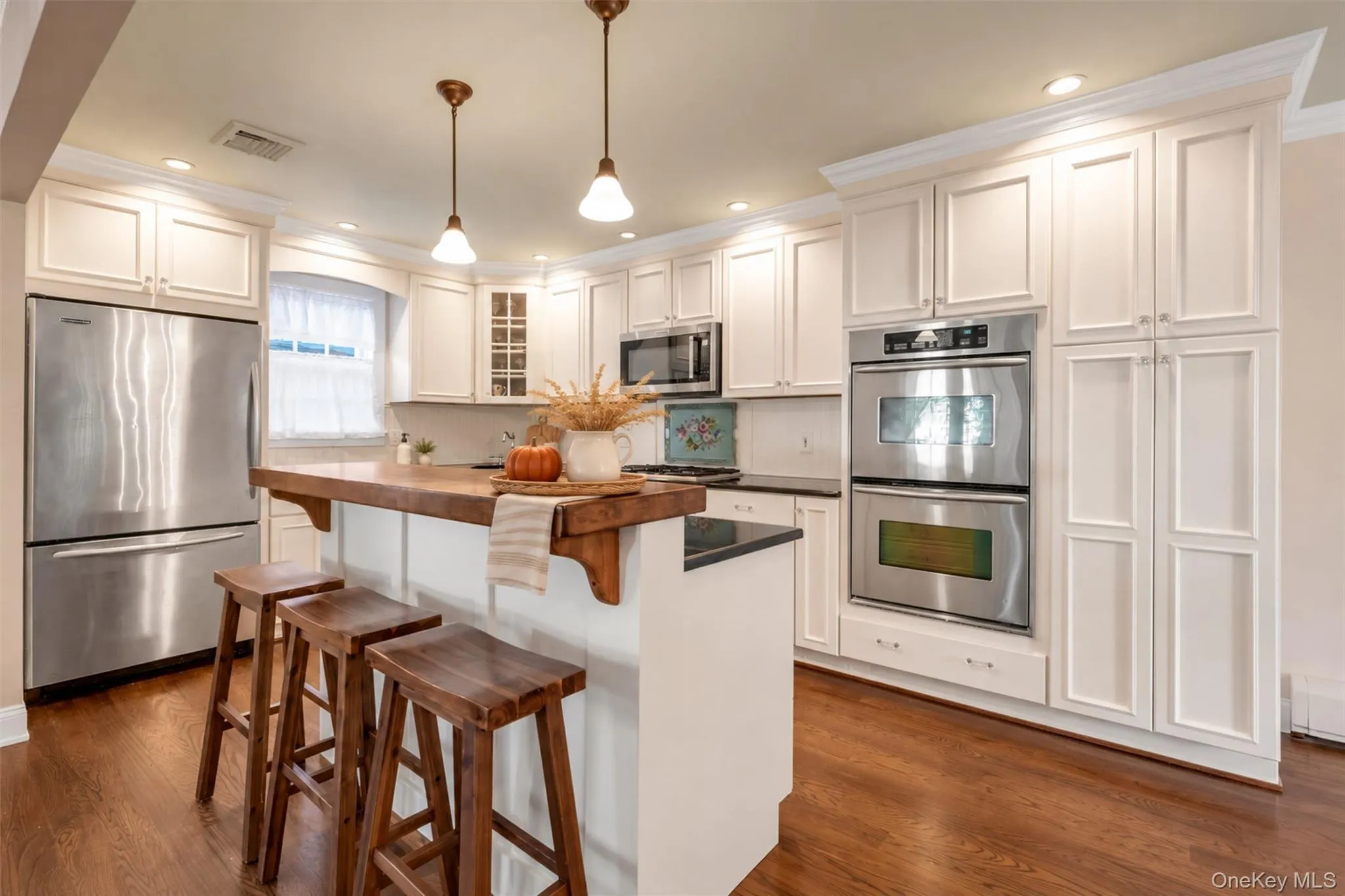 236 Cleveland Drive, Huntington, NY, 3 Bedrooms Bedrooms, 6 Rooms Rooms,2 BathroomsBathrooms,Residential,For Rent,Cleveland,0,1065328 236 Cleveland Drive, Huntington, NY, 3 Bedrooms Bedrooms, 6 Rooms Rooms,2 BathroomsBathrooms,Residential,For Rent,Cleveland,0,1065328