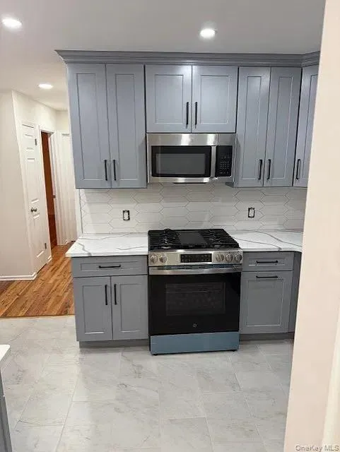22 Harrison Avenue, Hempstead, NY , With , 2 Bedroom , and , 5 Room , 1 Bathroom , For , Residential Lease , For Rent , 1065348 , MLSID,1065348 22 Harrison Avenue, Hempstead, NY , With , 2 Bedroom , and , 5 Room , 1 Bathroom , For , Residential Lease , For Rent , 1065348 , MLSID,1065348