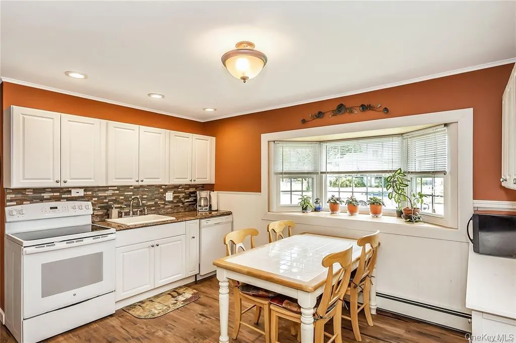 164 Blueberry Lane, Oyster Bay, NY, 4 Bedrooms Bedrooms, 7 Rooms Rooms,2 BathroomsBathrooms,Residential Lease,For Rent,Blueberry,0,1065357 164 Blueberry Lane, Oyster Bay, NY, 4 Bedrooms Bedrooms, 7 Rooms Rooms,2 BathroomsBathrooms,Residential Lease,For Rent,Blueberry,0,1065357