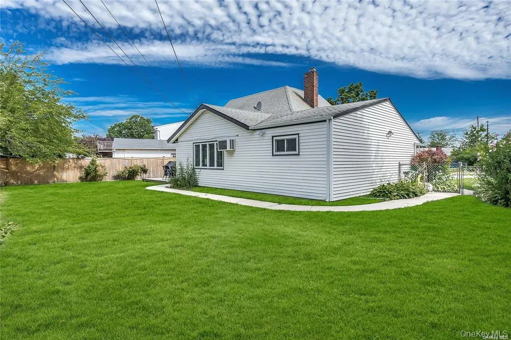 164 Blueberry Lane, Oyster Bay, NY, 4 Bedrooms Bedrooms, 7 Rooms Rooms,2 BathroomsBathrooms,Residential Lease,For Rent,Blueberry,0,1065357 164 Blueberry Lane, Oyster Bay, NY, 4 Bedrooms Bedrooms, 7 Rooms Rooms,2 BathroomsBathrooms,Residential Lease,For Rent,Blueberry,0,1065357