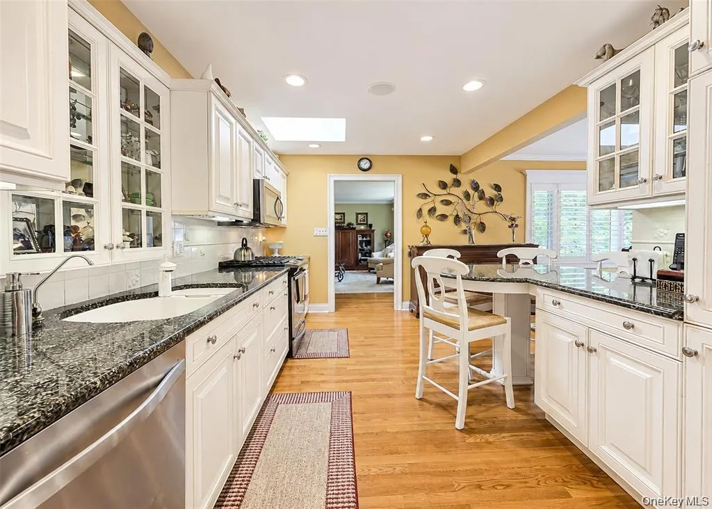 7 Talbot Lane, Smithtown, NY, 3 Bedrooms Bedrooms, 7 Rooms Rooms,2 BathroomsBathrooms,Residential,For Rent,Talbot,0,1065362 7 Talbot Lane, Smithtown, NY, 3 Bedrooms Bedrooms, 7 Rooms Rooms,2 BathroomsBathrooms,Residential,For Rent,Talbot,0,1065362