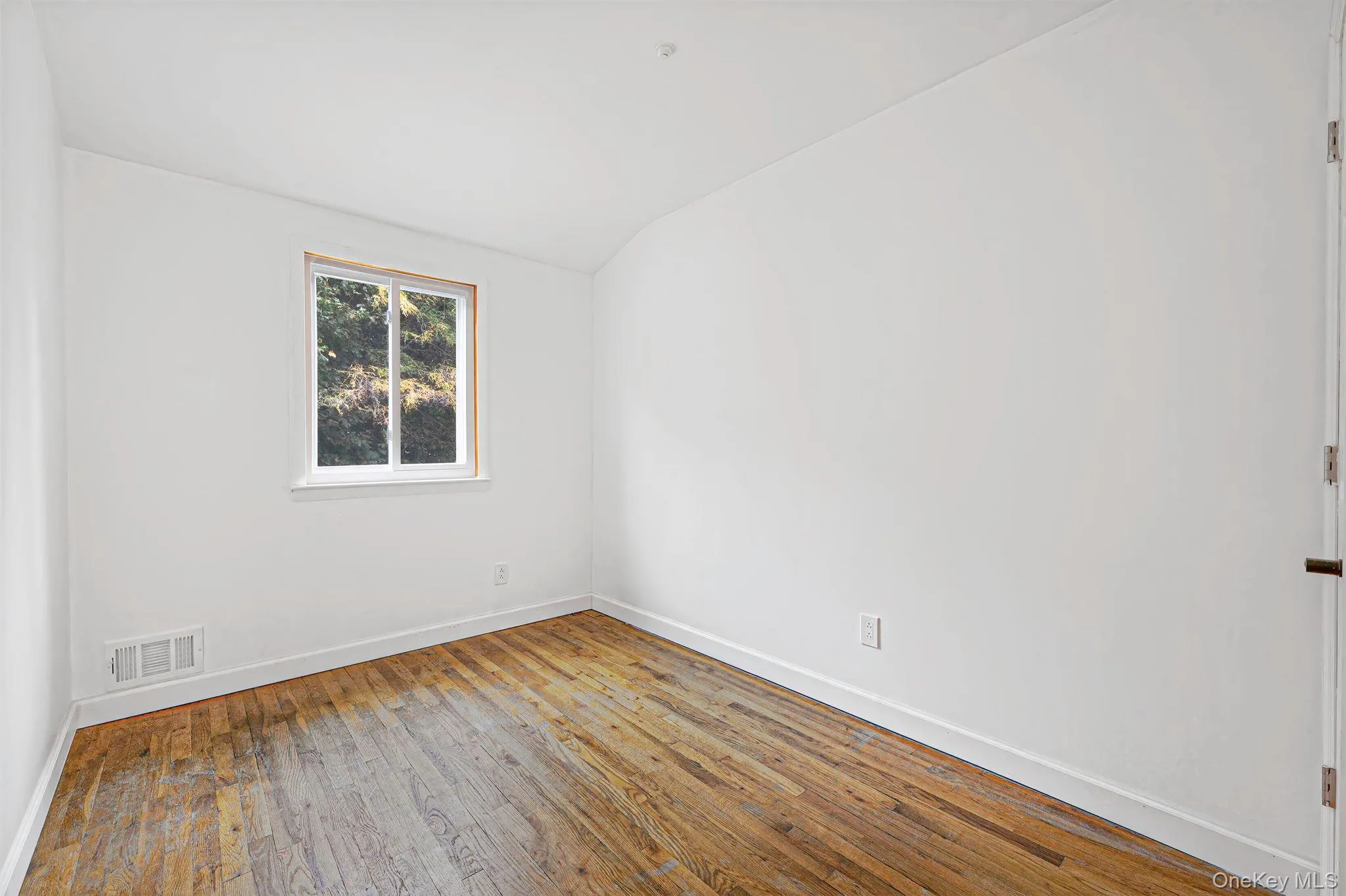 9 Thorman Lane, Babylon, NY, 5 Bedrooms Bedrooms, 9 Rooms Rooms,2 BathroomsBathrooms,Residential,For Rent,Thorman,0,1065387 9 Thorman Lane, Babylon, NY, 5 Bedrooms Bedrooms, 9 Rooms Rooms,2 BathroomsBathrooms,Residential,For Rent,Thorman,0,1065387