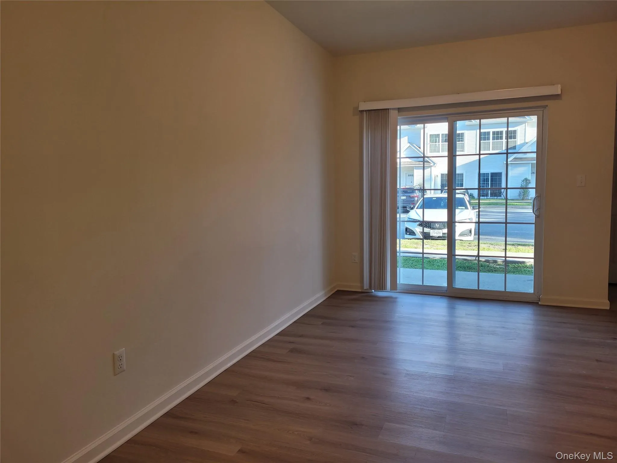 LR with Sliding glass door to patio LR with Sliding glass door to patio