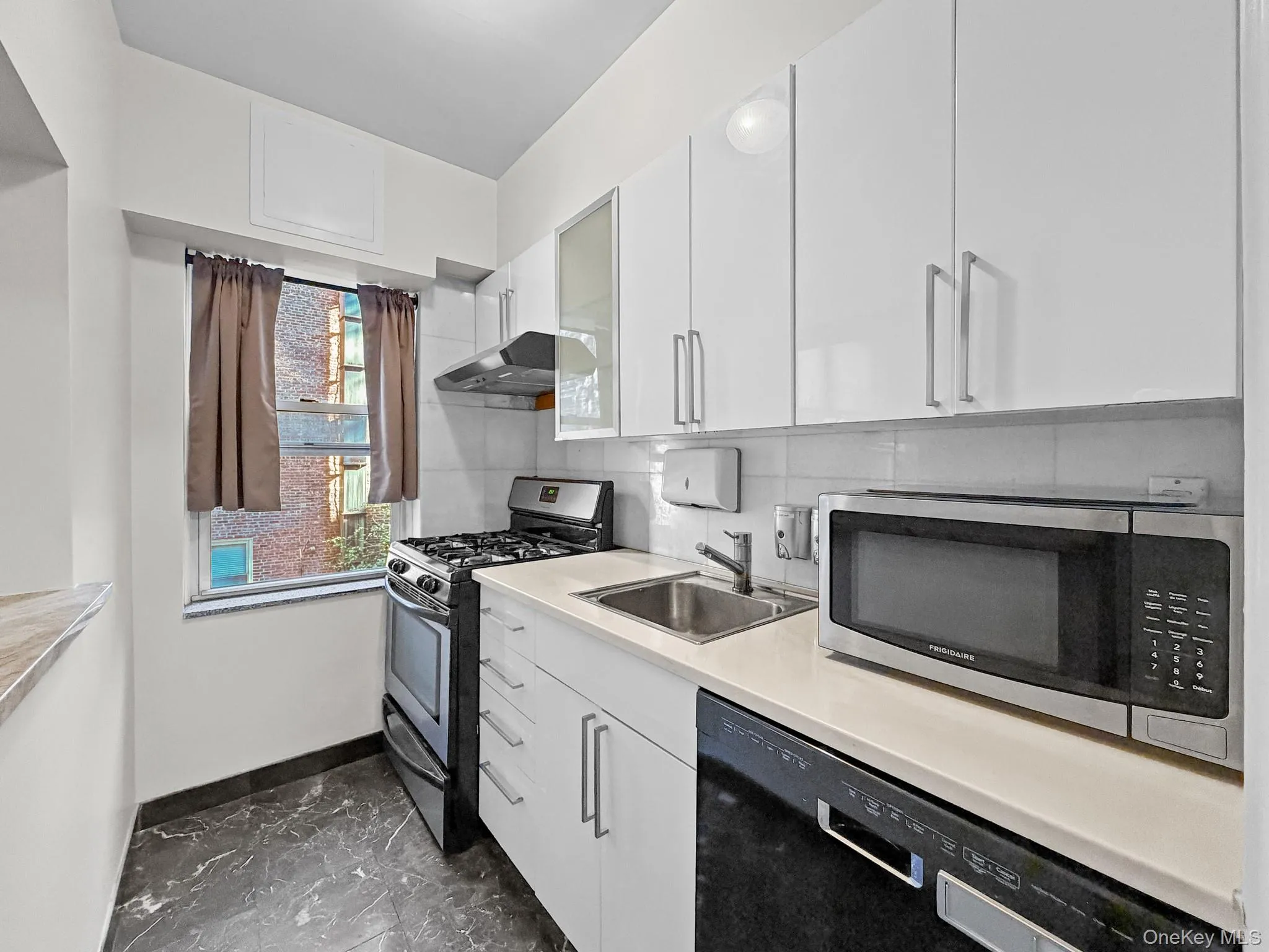 110-34 73rd Road, New York, NY , With , 1 Bedroom , and , 3 Room , 1 Bathroom , For , Residential Lease , For Rent , 1065405 , MLSID,1065405 110-34 73rd Road, New York, NY , With , 1 Bedroom , and , 3 Room , 1 Bathroom , For , Residential Lease , For Rent , 1065405 , MLSID,1065405
