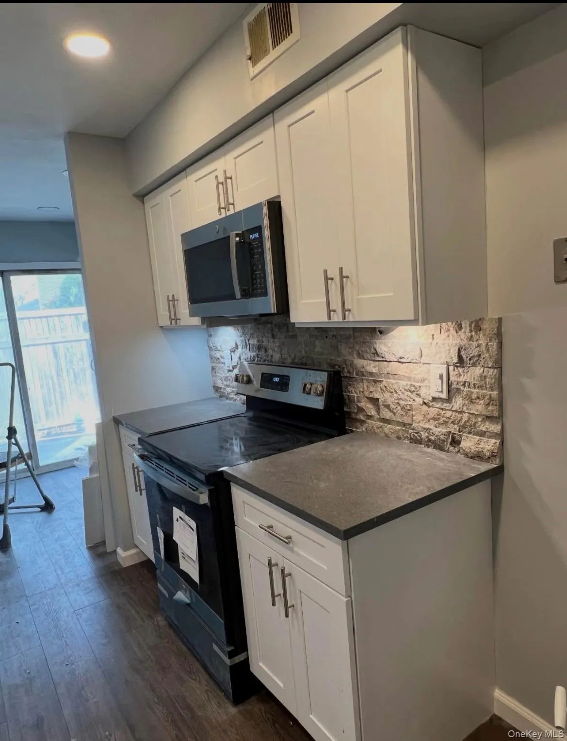 2 Jamestown Court, Brookhaven, NY, 3 Bedrooms Bedrooms, 5 Rooms Rooms,1 BathroomBathrooms,Residential Lease,For Rent,Jamestown,0,1065424 2 Jamestown Court, Brookhaven, NY, 3 Bedrooms Bedrooms, 5 Rooms Rooms,1 BathroomBathrooms,Residential Lease,For Rent,Jamestown,0,1065424
