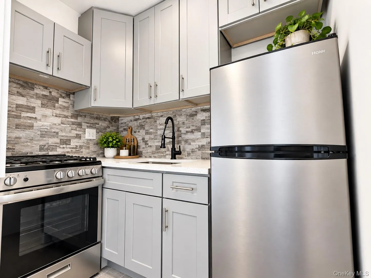 15038 Union Turnpike, New York, NY, 1 Bedroom Bedrooms, 3 Rooms Rooms,1 BathroomBathrooms,Residential,For Rent,Union,0,1065426 15038 Union Turnpike, New York, NY, 1 Bedroom Bedrooms, 3 Rooms Rooms,1 BathroomBathrooms,Residential,For Rent,Union,0,1065426