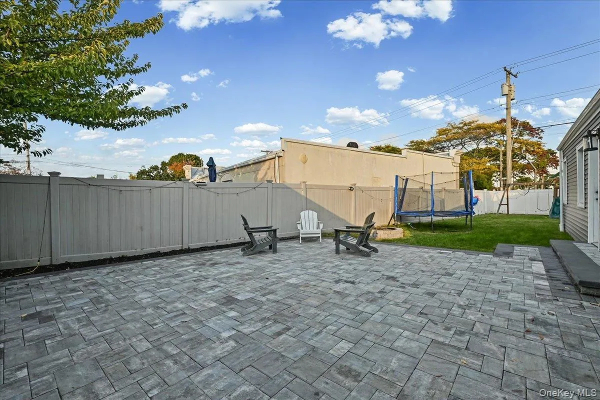 865 Broadway, Oyster Bay, NY, 3 Bedrooms Bedrooms, 6 Rooms Rooms,2 BathroomsBathrooms,Residential,For Rent,Broadway,0,1065461 865 Broadway, Oyster Bay, NY, 3 Bedrooms Bedrooms, 6 Rooms Rooms,2 BathroomsBathrooms,Residential,For Rent,Broadway,0,1065461