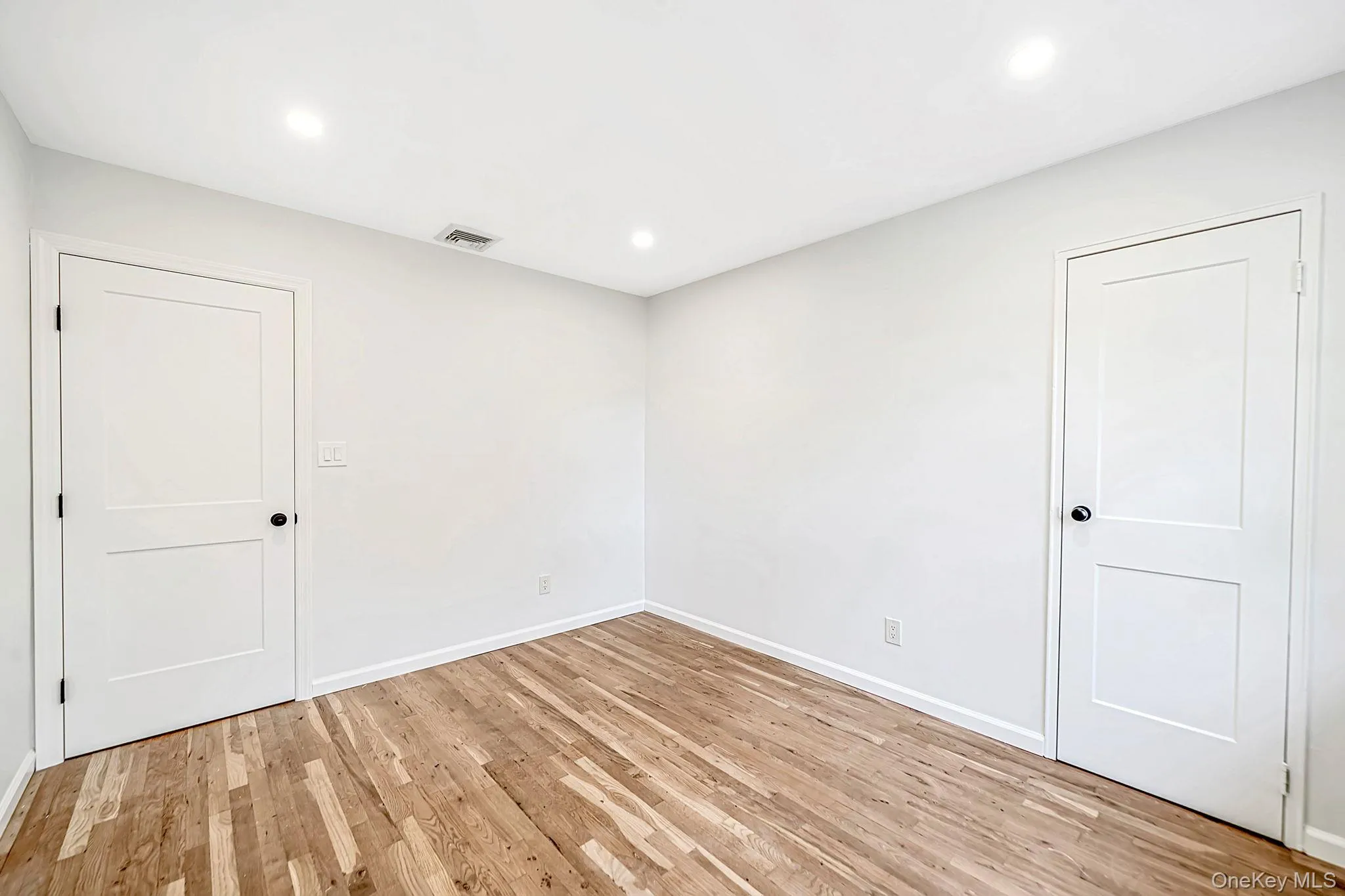36 Delmar Lane, Smithtown, NY, 5 Bedrooms Bedrooms, 9 Rooms Rooms,2 BathroomsBathrooms,Residential,For Rent,Delmar,0,1065488 36 Delmar Lane, Smithtown, NY, 5 Bedrooms Bedrooms, 9 Rooms Rooms,2 BathroomsBathrooms,Residential,For Rent,Delmar,0,1065488