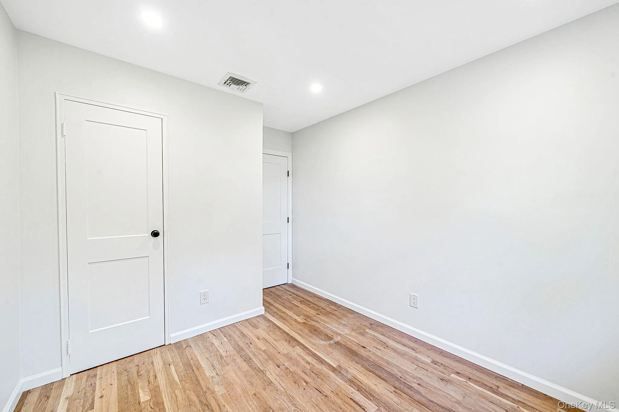 36 Delmar Lane, Smithtown, NY, 5 Bedrooms Bedrooms, 9 Rooms Rooms,2 BathroomsBathrooms,Residential,For Rent,Delmar,0,1065488 36 Delmar Lane, Smithtown, NY, 5 Bedrooms Bedrooms, 9 Rooms Rooms,2 BathroomsBathrooms,Residential,For Rent,Delmar,0,1065488