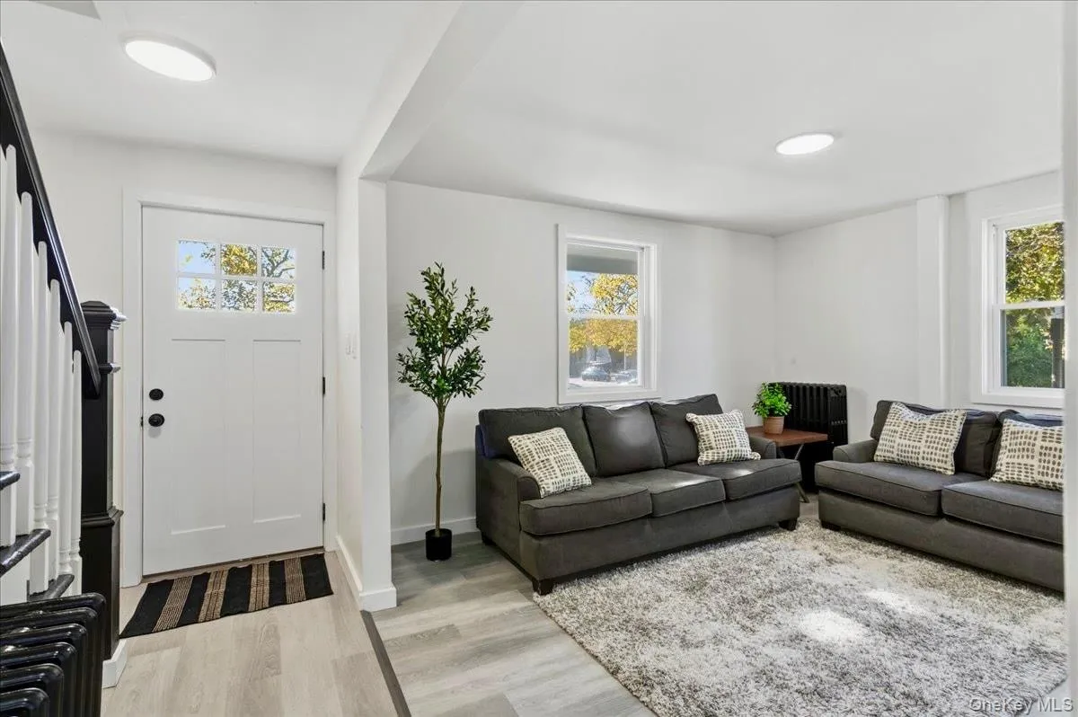 76 Church Street, Beacon, NY, 3 Bedrooms Bedrooms, 6 Rooms Rooms,1 BathroomBathrooms,Residential,For Rent,Church,0,1065506 76 Church Street, Beacon, NY, 3 Bedrooms Bedrooms, 6 Rooms Rooms,1 BathroomBathrooms,Residential,For Rent,Church,0,1065506