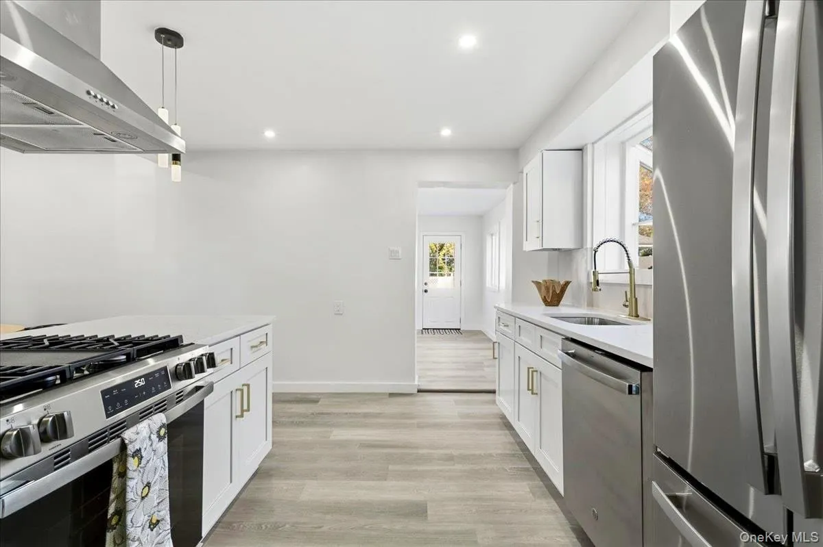76 Church Street, Beacon, NY, 3 Bedrooms Bedrooms, 6 Rooms Rooms,1 BathroomBathrooms,Residential,For Rent,Church,0,1065506 76 Church Street, Beacon, NY, 3 Bedrooms Bedrooms, 6 Rooms Rooms,1 BathroomBathrooms,Residential,For Rent,Church,0,1065506