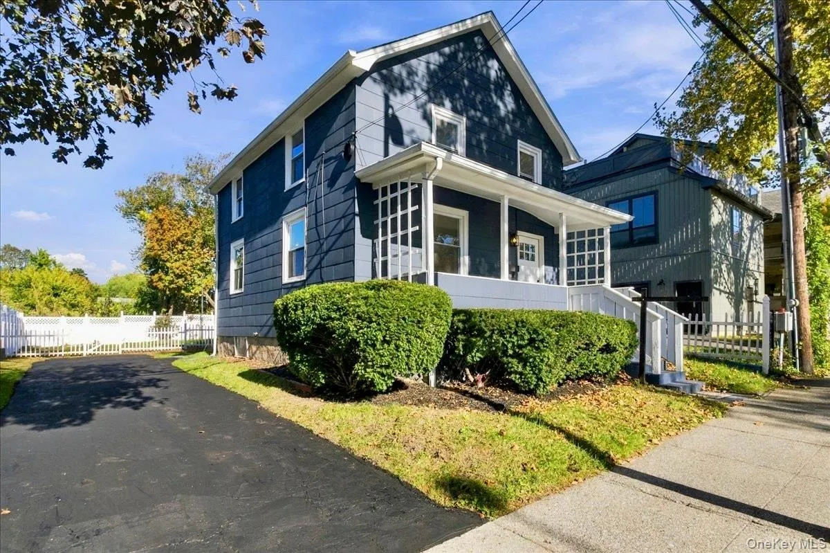 76 Church Street, Beacon, NY, 3 Bedrooms Bedrooms, 6 Rooms Rooms,1 BathroomBathrooms,Residential,For Rent,Church,0,1065506 76 Church Street, Beacon, NY, 3 Bedrooms Bedrooms, 6 Rooms Rooms,1 BathroomBathrooms,Residential,For Rent,Church,0,1065506