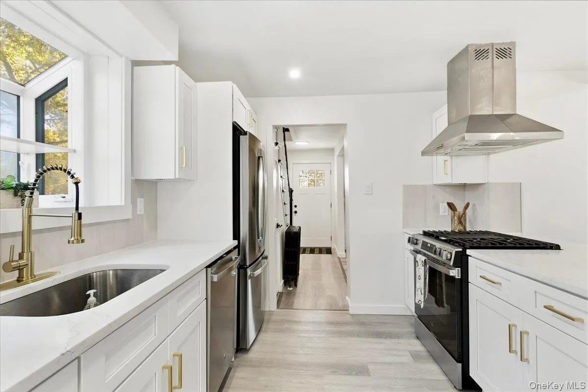 76 Church Street, Beacon, NY, 3 Bedrooms Bedrooms, 6 Rooms Rooms,1 BathroomBathrooms,Residential,For Rent,Church,0,1065506 76 Church Street, Beacon, NY, 3 Bedrooms Bedrooms, 6 Rooms Rooms,1 BathroomBathrooms,Residential,For Rent,Church,0,1065506
