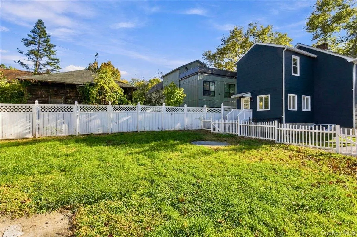 76 Church Street, Beacon, NY, 3 Bedrooms Bedrooms, 6 Rooms Rooms,1 BathroomBathrooms,Residential,For Rent,Church,0,1065506 76 Church Street, Beacon, NY, 3 Bedrooms Bedrooms, 6 Rooms Rooms,1 BathroomBathrooms,Residential,For Rent,Church,0,1065506