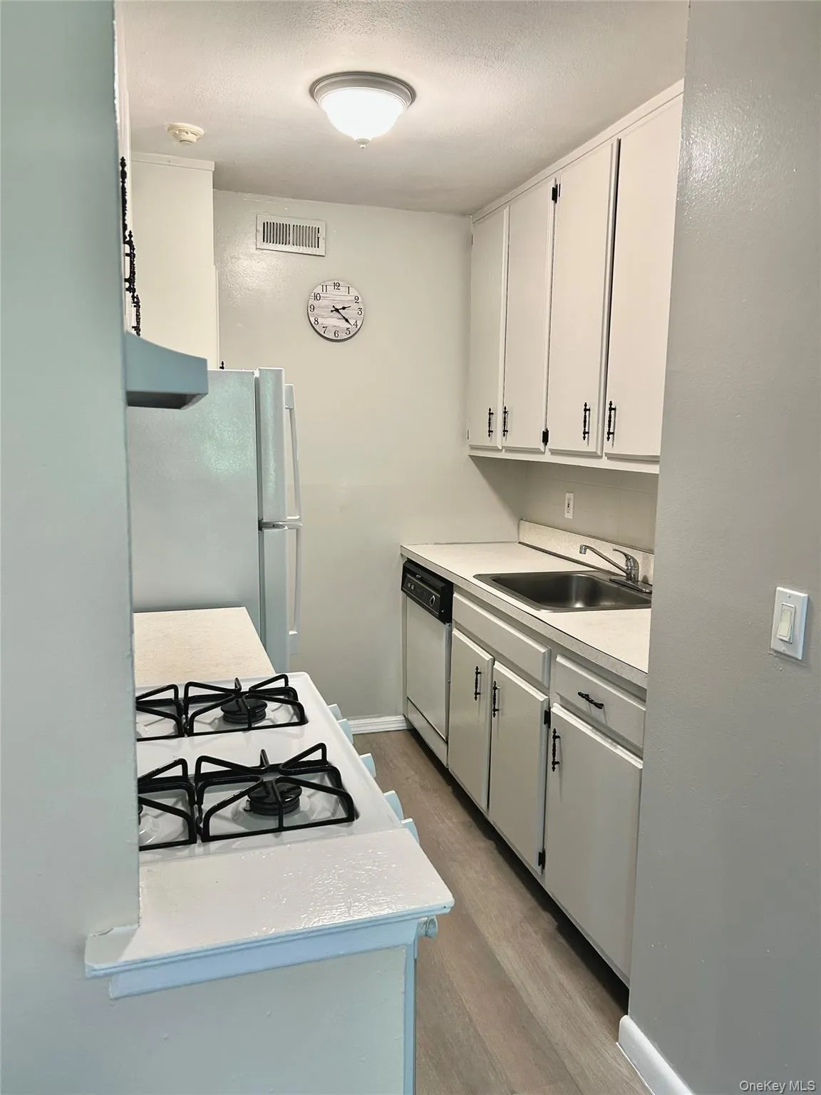 140 Artist Lake Drive, Brookhaven, NY , With , 1 Bedroom , and , 3 Room , 1 Bathroom , For , Residential Lease , For Rent , 1065508 , MLSID,1065508 140 Artist Lake Drive, Brookhaven, NY , With , 1 Bedroom , and , 3 Room , 1 Bathroom , For , Residential Lease , For Rent , 1065508 , MLSID,1065508