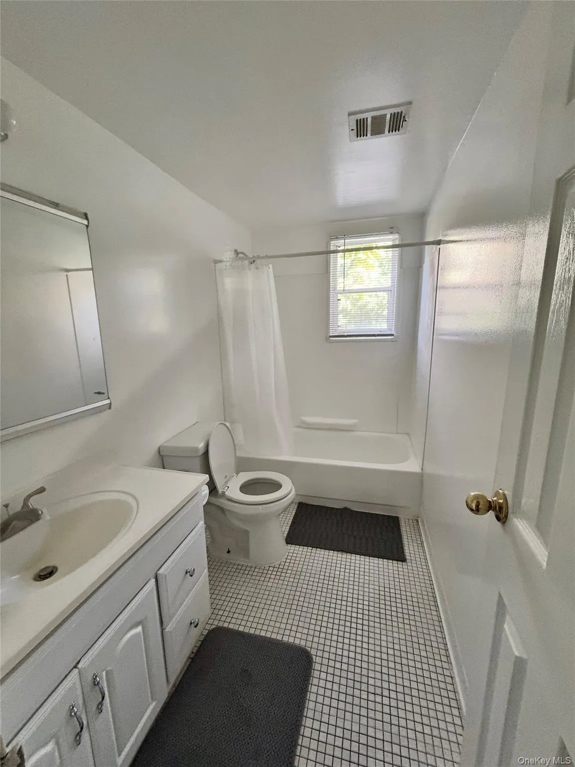 140 Artist Lake Drive, Brookhaven, NY , With , 1 Bedroom , and , 3 Room , 1 Bathroom , For , Residential Lease , For Rent , 1065508 , MLSID,1065508 140 Artist Lake Drive, Brookhaven, NY , With , 1 Bedroom , and , 3 Room , 1 Bathroom , For , Residential Lease , For Rent , 1065508 , MLSID,1065508