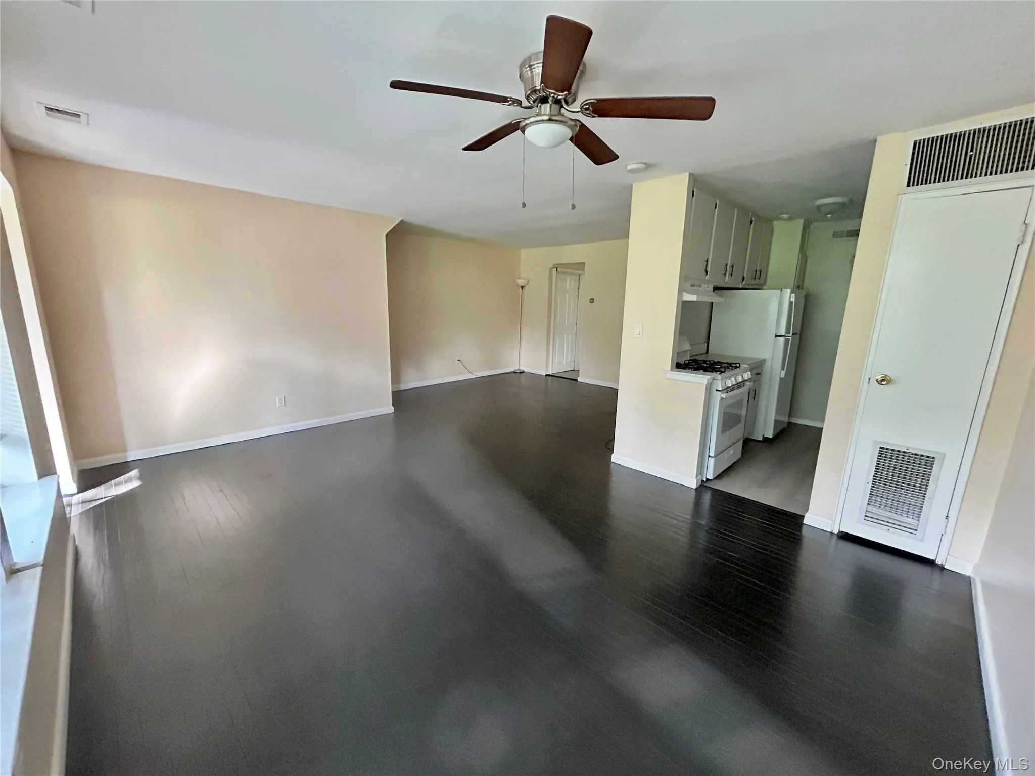 140 Artist Lake Drive, Brookhaven, NY , With , 1 Bedroom , and , 3 Room , 1 Bathroom , For , Residential Lease , For Rent , 1065508 , MLSID,1065508 140 Artist Lake Drive, Brookhaven, NY , With , 1 Bedroom , and , 3 Room , 1 Bathroom , For , Residential Lease , For Rent , 1065508 , MLSID,1065508
