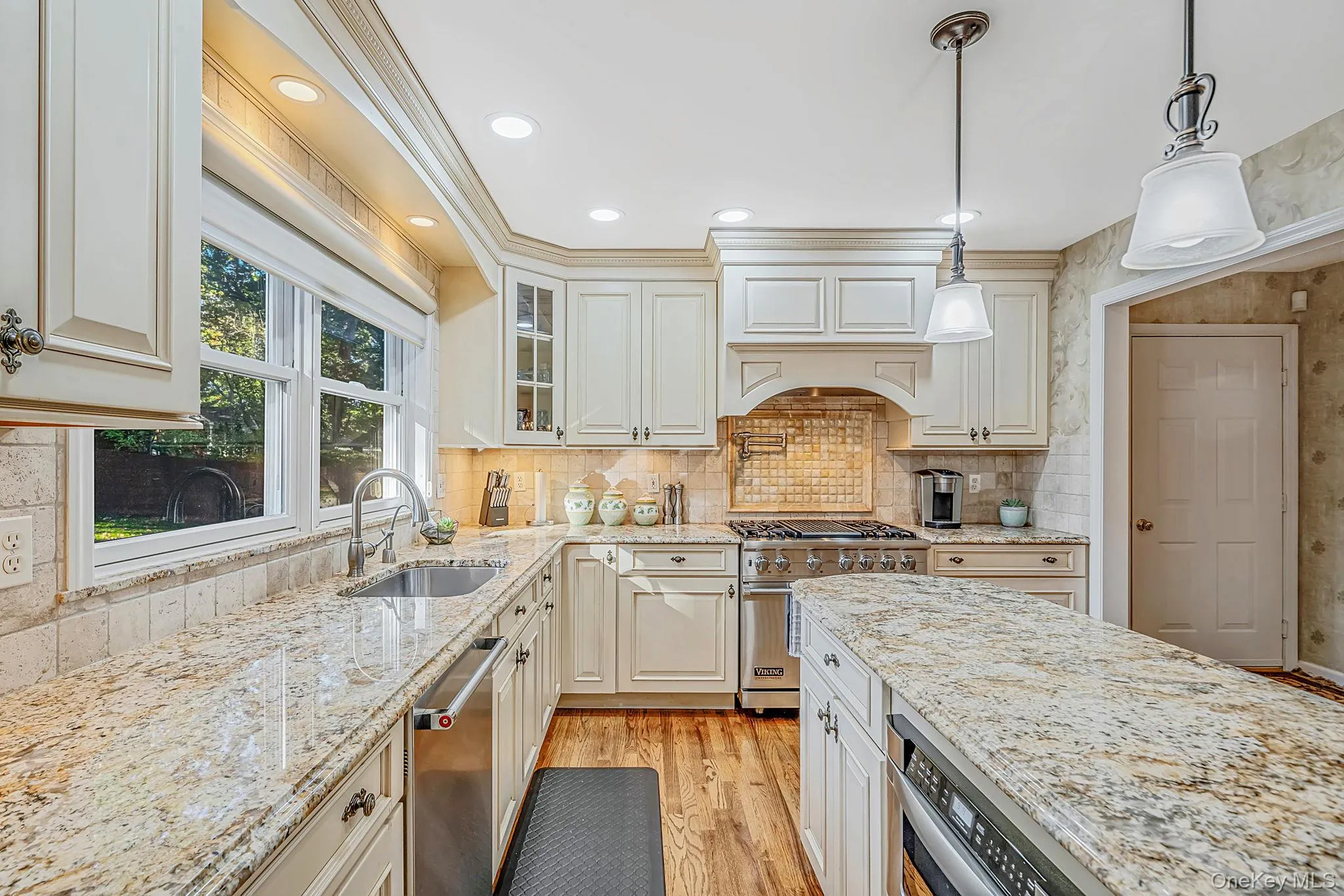 1140 Merritts Road, Oyster Bay, NY, 4 Bedrooms Bedrooms, 8 Rooms Rooms,2 BathroomsBathrooms,Residential,For Rent,Merritts,0,1065545 1140 Merritts Road, Oyster Bay, NY, 4 Bedrooms Bedrooms, 8 Rooms Rooms,2 BathroomsBathrooms,Residential,For Rent,Merritts,0,1065545