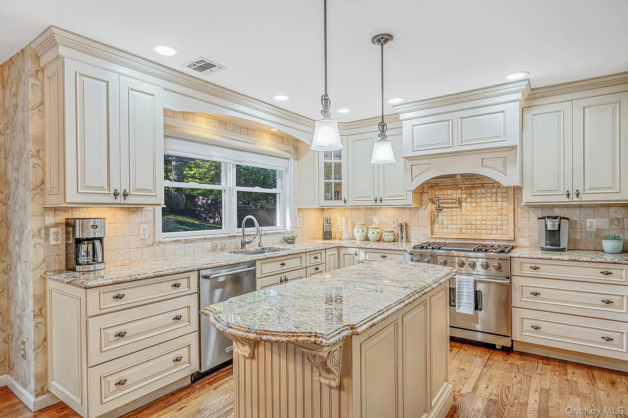 1140 Merritts Road, Oyster Bay, NY, 4 Bedrooms Bedrooms, 8 Rooms Rooms,2 BathroomsBathrooms,Residential,For Rent,Merritts,0,1065545 1140 Merritts Road, Oyster Bay, NY, 4 Bedrooms Bedrooms, 8 Rooms Rooms,2 BathroomsBathrooms,Residential,For Rent,Merritts,0,1065545