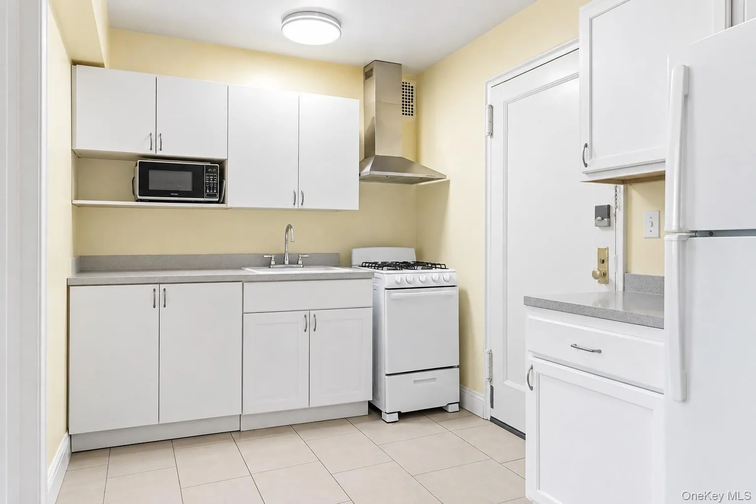 149-05 79th Avenue, New York, NY, 1 Bedroom Bedrooms, 2 Rooms Rooms,1 BathroomBathrooms,Residential,For Rent,79th Avenue,0,1065577 149-05 79th Avenue, New York, NY, 1 Bedroom Bedrooms, 2 Rooms Rooms,1 BathroomBathrooms,Residential,For Rent,79th Avenue,0,1065577