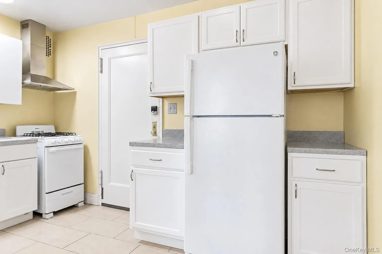 149-05 79th Avenue, New York, NY, 1 Bedroom Bedrooms, 2 Rooms Rooms,1 BathroomBathrooms,Residential,For Rent,79th Avenue,0,1065577 149-05 79th Avenue, New York, NY, 1 Bedroom Bedrooms, 2 Rooms Rooms,1 BathroomBathrooms,Residential,For Rent,79th Avenue,0,1065577