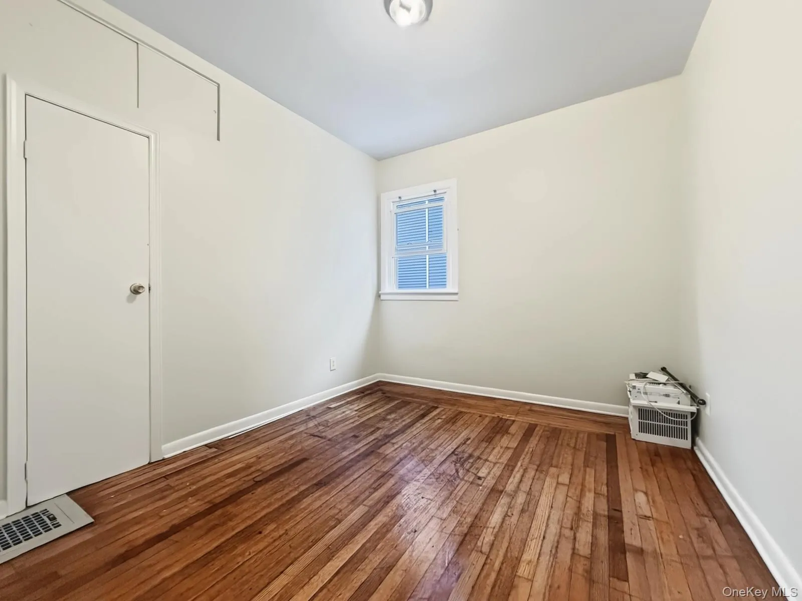 103 Linden Avenue, Middletown, NY , With , 1 Bedroom , and , 3 Room , 1 Bathroom , For , Residential Lease , For Rent , 1065582 , MLSID,1065582 103 Linden Avenue, Middletown, NY , With , 1 Bedroom , and , 3 Room , 1 Bathroom , For , Residential Lease , For Rent , 1065582 , MLSID,1065582