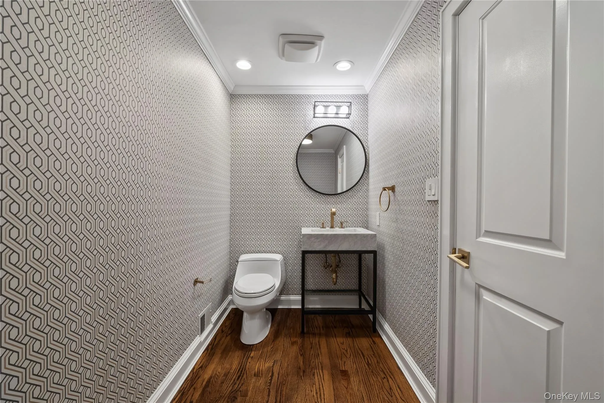 Powder room Powder room