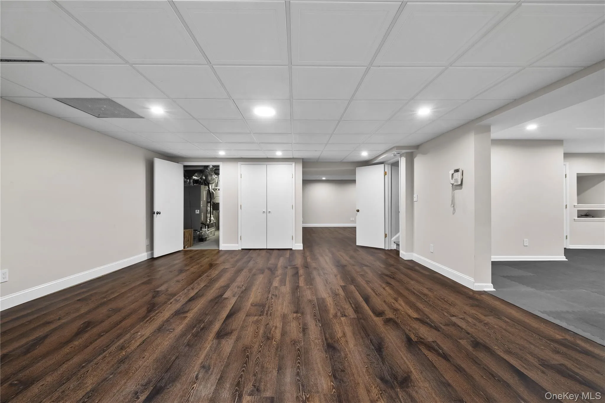 1 Yale Drive, North Hempstead, NY, 3 Bedrooms Bedrooms, 9 Rooms Rooms,3 BathroomsBathrooms,Residential Lease,For Rent,Yale,0,1065590 1 Yale Drive, North Hempstead, NY, 3 Bedrooms Bedrooms, 9 Rooms Rooms,3 BathroomsBathrooms,Residential Lease,For Rent,Yale,0,1065590