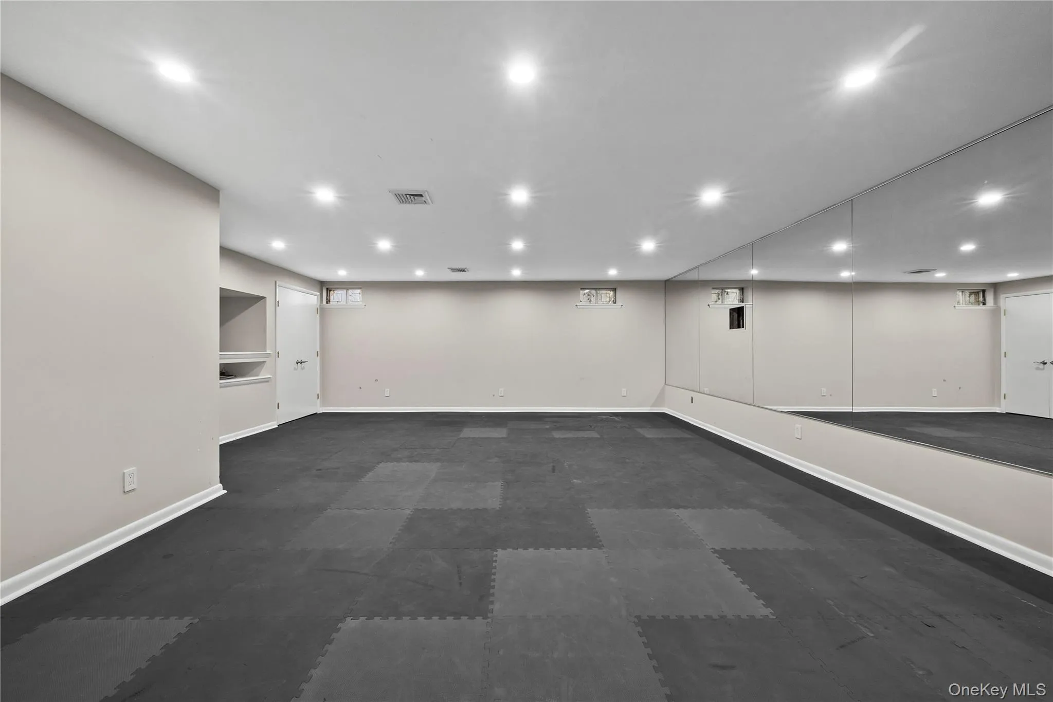 1 Yale Drive, North Hempstead, NY, 3 Bedrooms Bedrooms, 9 Rooms Rooms,3 BathroomsBathrooms,Residential Lease,For Rent,Yale,0,1065590 1 Yale Drive, North Hempstead, NY, 3 Bedrooms Bedrooms, 9 Rooms Rooms,3 BathroomsBathrooms,Residential Lease,For Rent,Yale,0,1065590