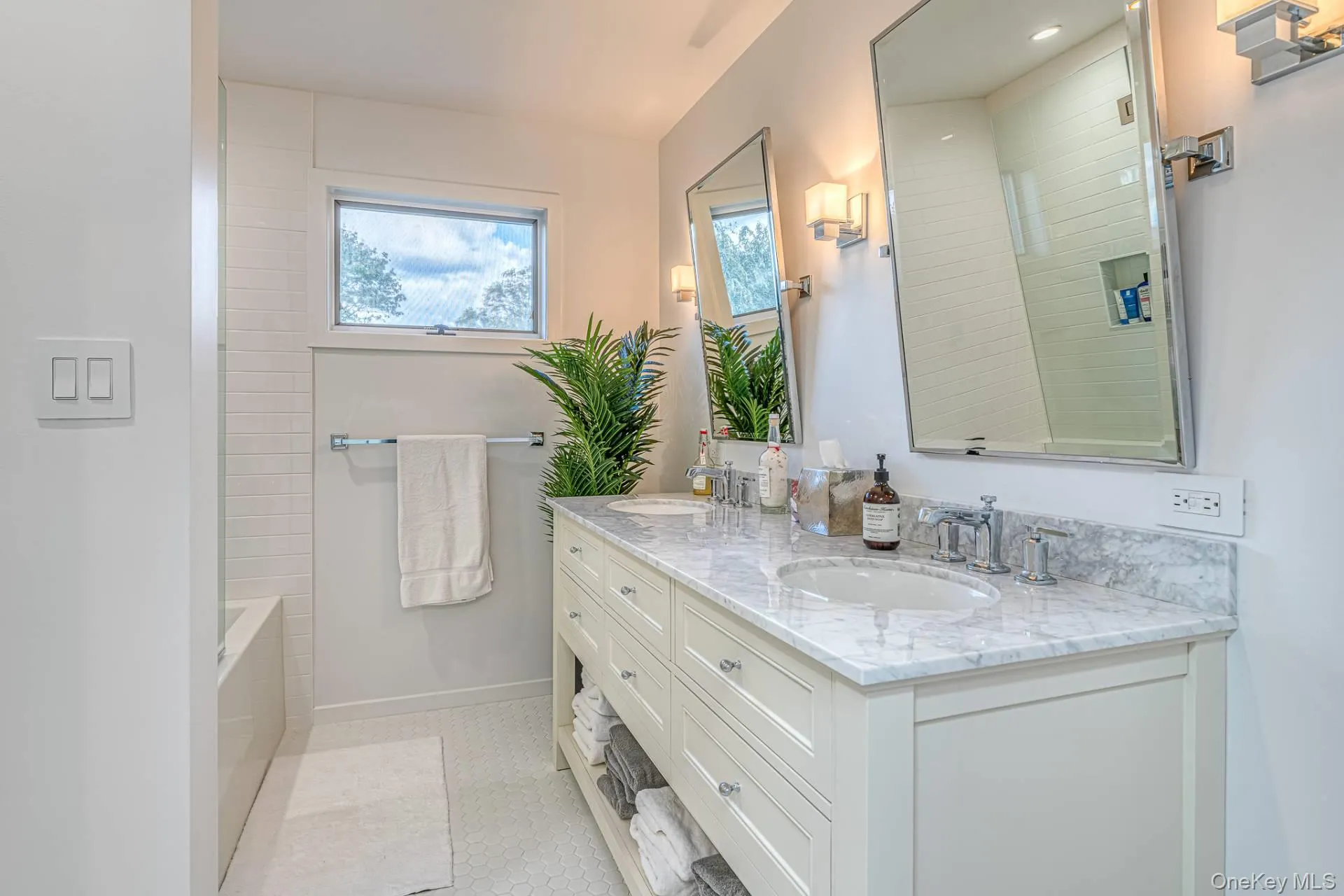 40 Library Avenue, Southampton, NY , With , 5 Bedroom , and , 6 Room , 4 Bathroom , For , Residential Lease , For Rent , 1065645 , MLSID,1065645 40 Library Avenue, Southampton, NY , With , 5 Bedroom , and , 6 Room , 4 Bathroom , For , Residential Lease , For Rent , 1065645 , MLSID,1065645