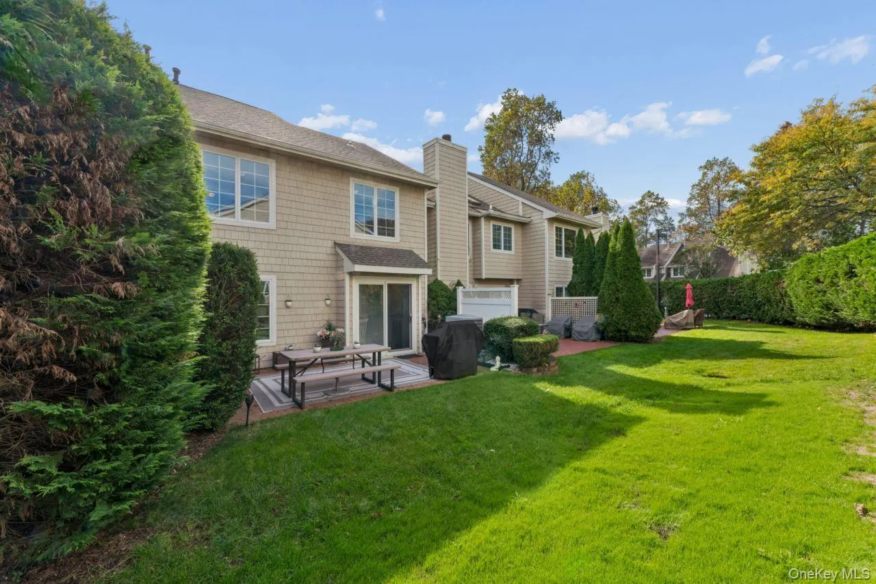 11 Oakmont Lane, Islip, NY, 3 Bedrooms Bedrooms, 6 Rooms Rooms,2 BathroomsBathrooms,Residential,For Rent,Oakmont,0,1065652 11 Oakmont Lane, Islip, NY, 3 Bedrooms Bedrooms, 6 Rooms Rooms,2 BathroomsBathrooms,Residential,For Rent,Oakmont,0,1065652