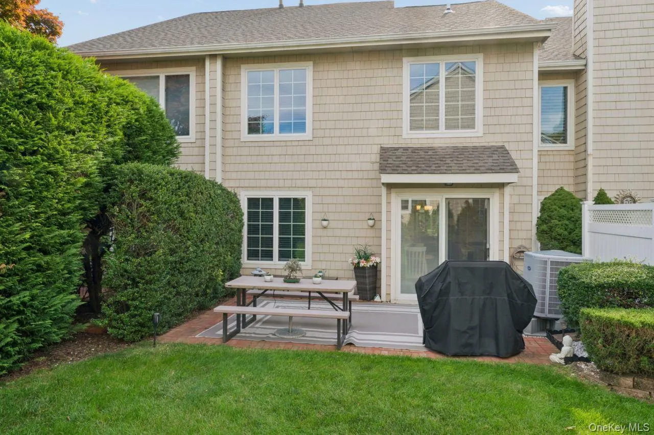 11 Oakmont Lane, Islip, NY, 3 Bedrooms Bedrooms, 6 Rooms Rooms,2 BathroomsBathrooms,Residential,For Rent,Oakmont,0,1065652 11 Oakmont Lane, Islip, NY, 3 Bedrooms Bedrooms, 6 Rooms Rooms,2 BathroomsBathrooms,Residential,For Rent,Oakmont,0,1065652