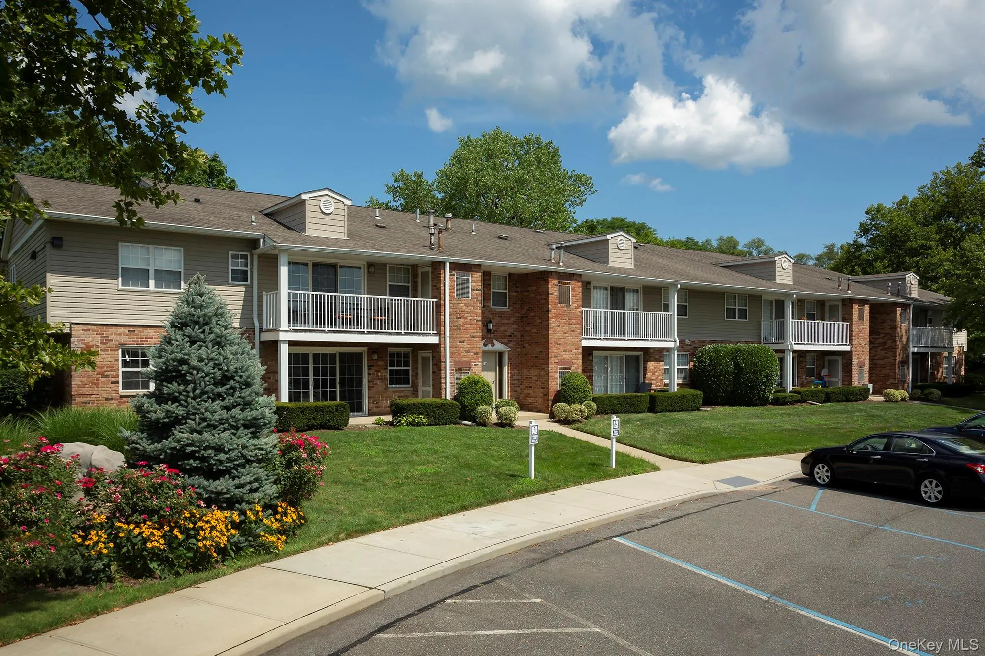 70 Westwood Drive, North Hempstead, NY , With , 3 Bedroom , and , 6 Room , 2 Bathroom , For , Residential Lease , For Rent , 1065659 , MLSID,1065659 70 Westwood Drive, North Hempstead, NY , With , 3 Bedroom , and , 6 Room , 2 Bathroom , For , Residential Lease , For Rent , 1065659 , MLSID,1065659