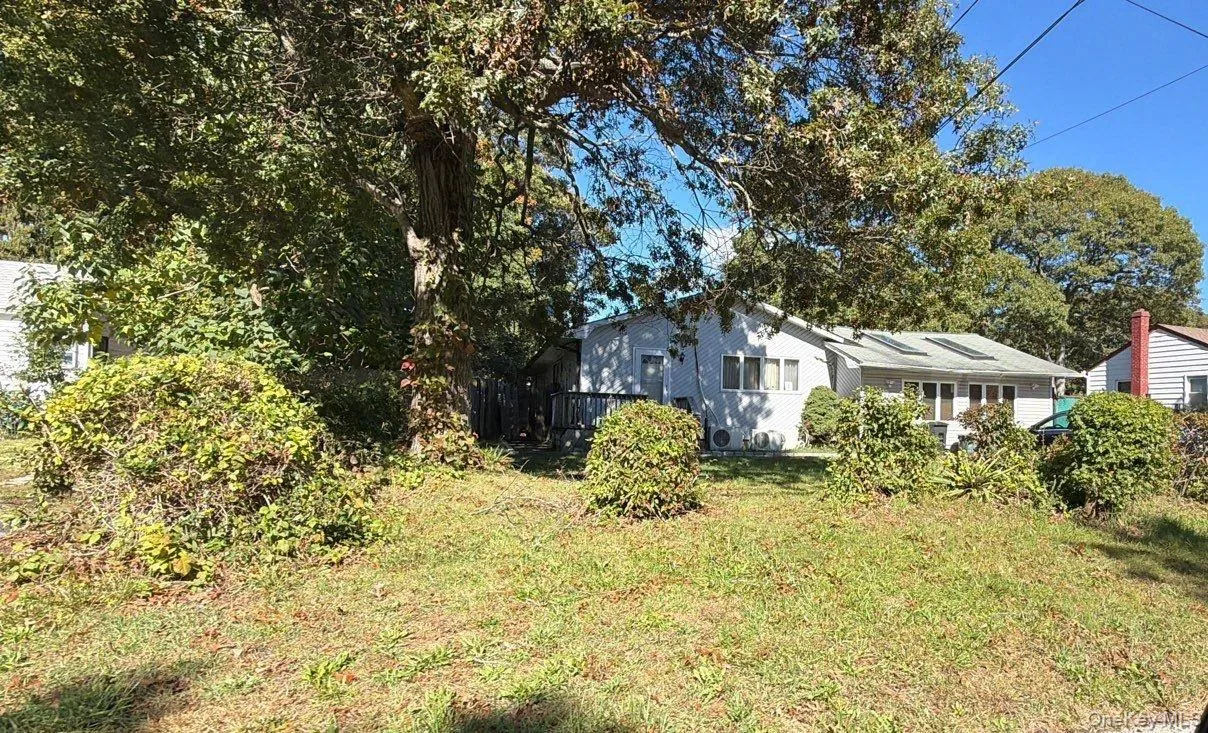 5475 Expressway Drive, Brookhaven, NY, 5 Bedrooms Bedrooms, 9 Rooms Rooms,2 BathroomsBathrooms,Residential,For Rent,Expressway,0,1065705 5475 Expressway Drive, Brookhaven, NY, 5 Bedrooms Bedrooms, 9 Rooms Rooms,2 BathroomsBathrooms,Residential,For Rent,Expressway,0,1065705