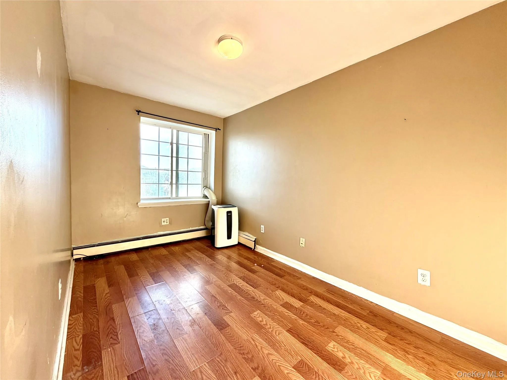 176 Beach 97th Street, New York, NY, 3 Bedrooms Bedrooms, 5 Rooms Rooms,1 BathroomBathrooms,Residential Lease,For Rent,Beach 97th,0,1065715 176 Beach 97th Street, New York, NY, 3 Bedrooms Bedrooms, 5 Rooms Rooms,1 BathroomBathrooms,Residential Lease,For Rent,Beach 97th,0,1065715