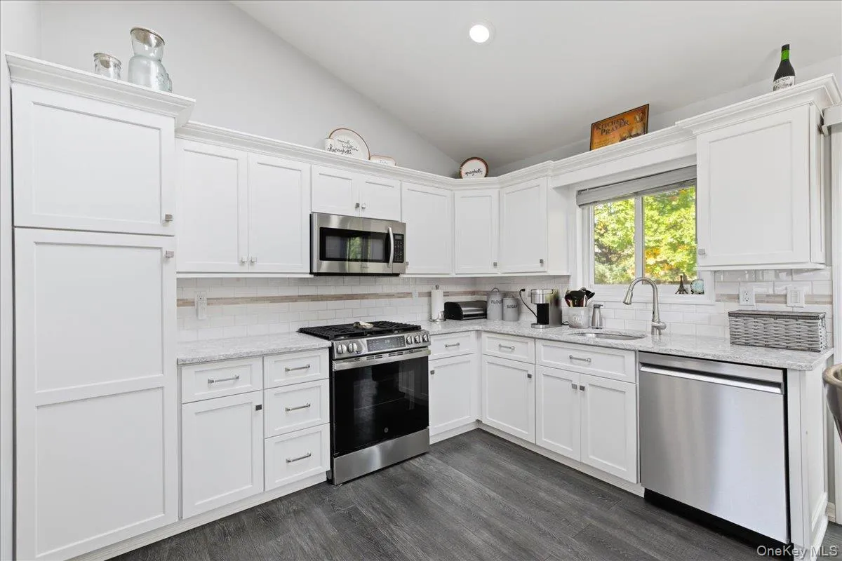 28 Peach Street, Orangetown, NY, 4 Bedrooms Bedrooms, 11 Rooms Rooms,3 BathroomsBathrooms,Residential,For Rent,Peach,0,1065721 28 Peach Street, Orangetown, NY, 4 Bedrooms Bedrooms, 11 Rooms Rooms,3 BathroomsBathrooms,Residential,For Rent,Peach,0,1065721
