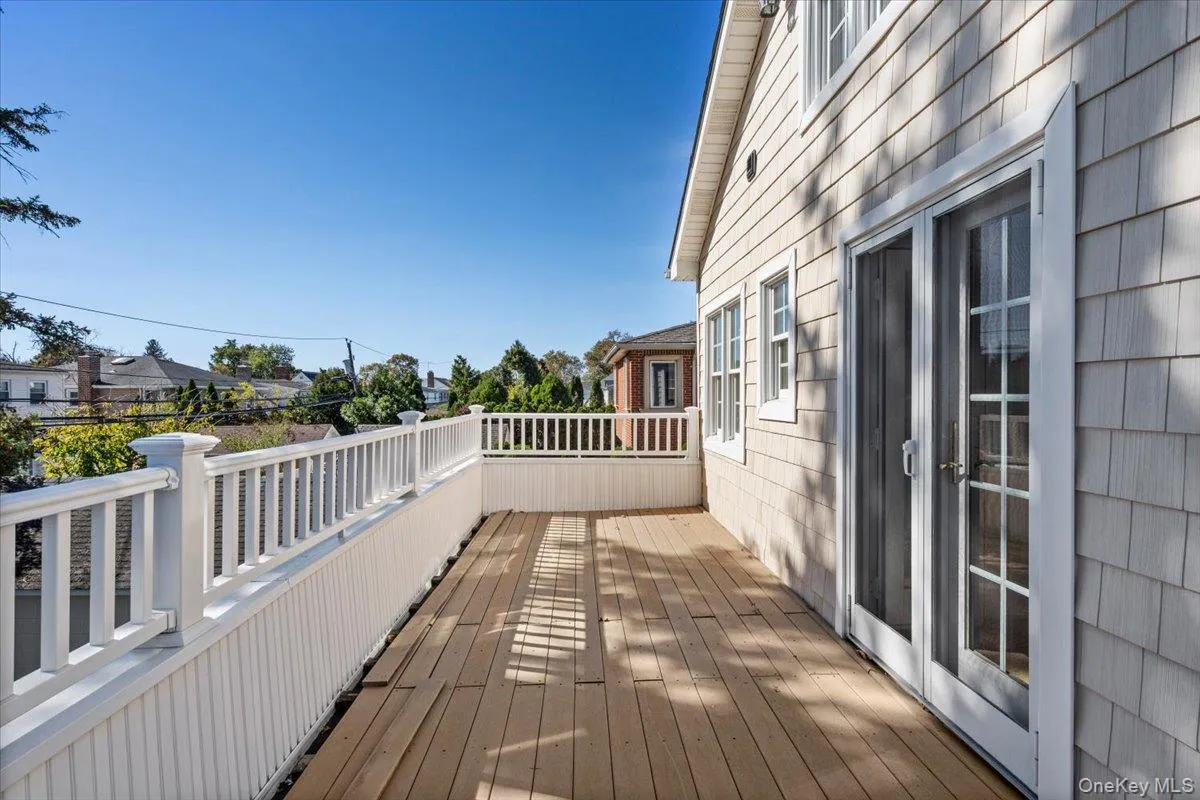 144 Lawrence Street, North Hempstead, NY, 3 Bedrooms Bedrooms, 7 Rooms Rooms,2 BathroomsBathrooms,Residential,For Rent,Lawrence,0,1065741 144 Lawrence Street, North Hempstead, NY, 3 Bedrooms Bedrooms, 7 Rooms Rooms,2 BathroomsBathrooms,Residential,For Rent,Lawrence,0,1065741