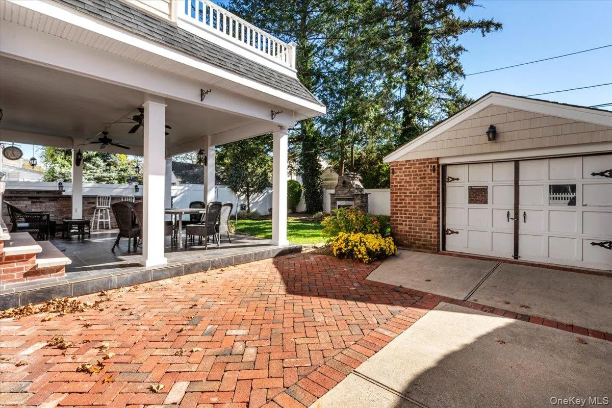 144 Lawrence Street, North Hempstead, NY, 3 Bedrooms Bedrooms, 7 Rooms Rooms,2 BathroomsBathrooms,Residential,For Rent,Lawrence,0,1065741 144 Lawrence Street, North Hempstead, NY, 3 Bedrooms Bedrooms, 7 Rooms Rooms,2 BathroomsBathrooms,Residential,For Rent,Lawrence,0,1065741