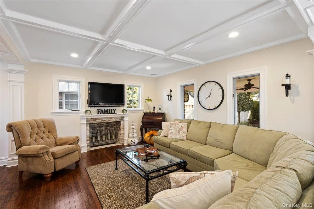 144 Lawrence Street, North Hempstead, NY, 3 Bedrooms Bedrooms, 7 Rooms Rooms,2 BathroomsBathrooms,Residential,For Rent,Lawrence,0,1065741 144 Lawrence Street, North Hempstead, NY, 3 Bedrooms Bedrooms, 7 Rooms Rooms,2 BathroomsBathrooms,Residential,For Rent,Lawrence,0,1065741