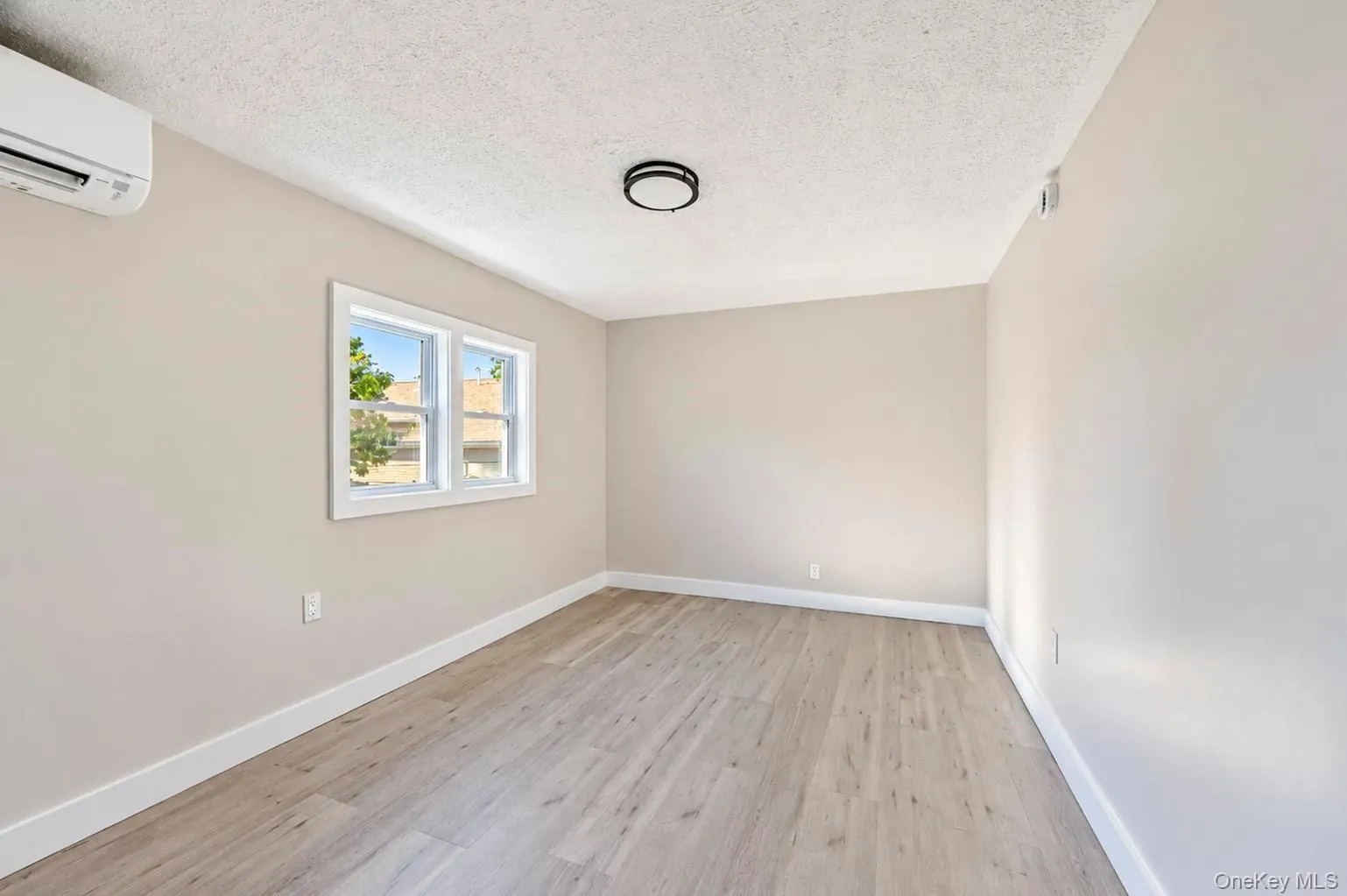 8326 160th Street, New York, NY, 3 Bedrooms Bedrooms, 5 Rooms Rooms,1 BathroomBathrooms,Residential Lease,For Rent,160th,0,1065744 8326 160th Street, New York, NY, 3 Bedrooms Bedrooms, 5 Rooms Rooms,1 BathroomBathrooms,Residential Lease,For Rent,160th,0,1065744