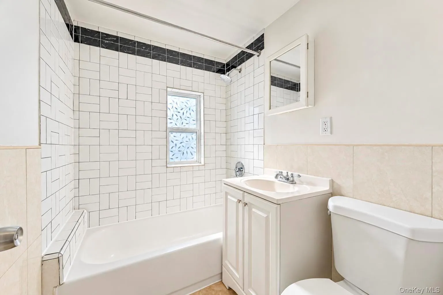 8326 160th Street, New York, NY, 3 Bedrooms Bedrooms, 5 Rooms Rooms,1 BathroomBathrooms,Residential Lease,For Rent,160th,0,1065744 8326 160th Street, New York, NY, 3 Bedrooms Bedrooms, 5 Rooms Rooms,1 BathroomBathrooms,Residential Lease,For Rent,160th,0,1065744