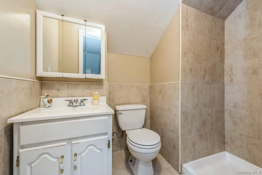 15 Bunker Lane, Oyster Bay, NY, 4 Bedrooms Bedrooms, 7 Rooms Rooms,2 BathroomsBathrooms,Residential Lease,For Rent,Bunker,0,1065809 15 Bunker Lane, Oyster Bay, NY, 4 Bedrooms Bedrooms, 7 Rooms Rooms,2 BathroomsBathrooms,Residential Lease,For Rent,Bunker,0,1065809