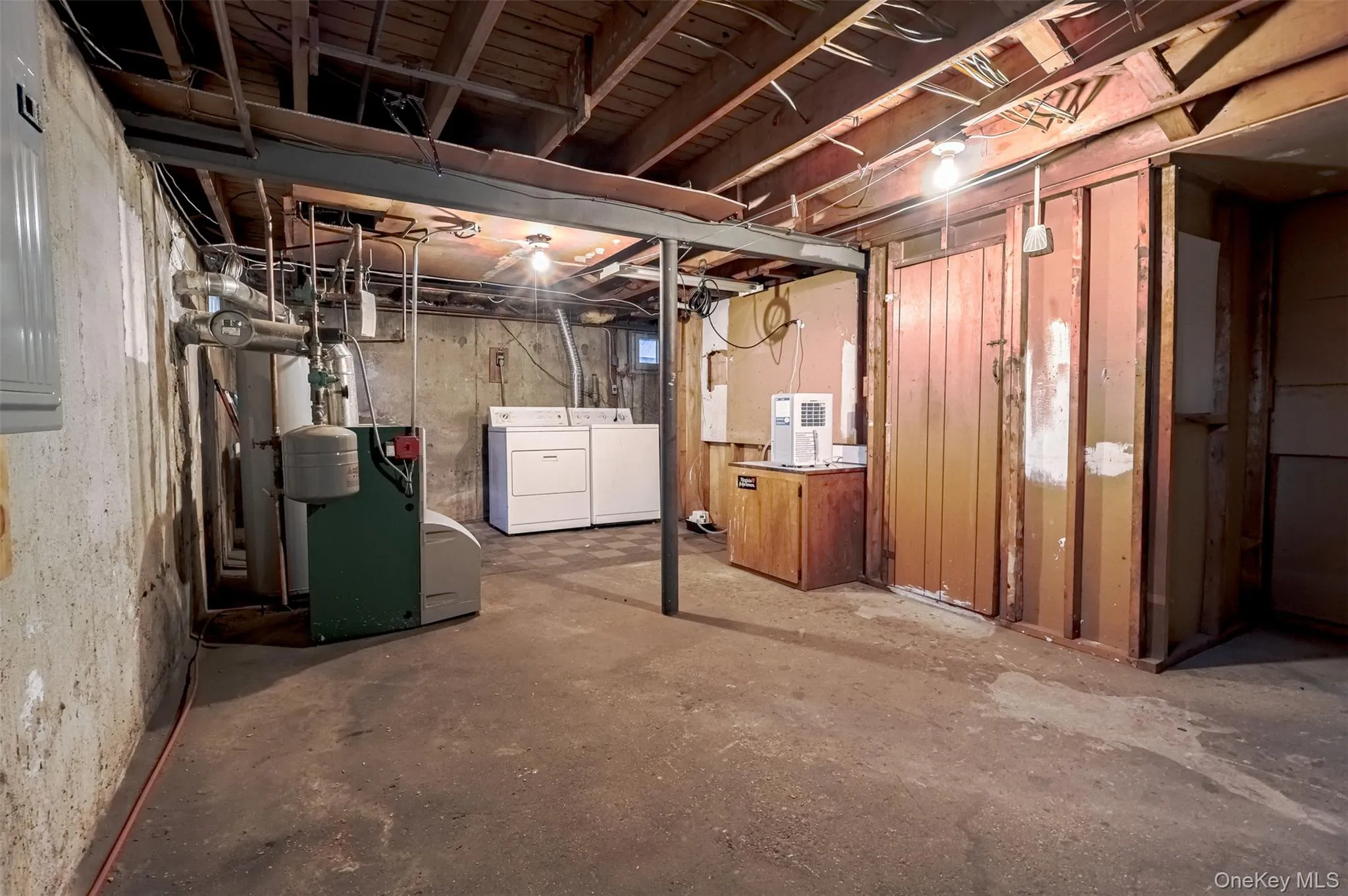 3 Poplar Avenue, Oyster Bay, NY, 4 Bedrooms Bedrooms, 7 Rooms Rooms,1 BathroomBathrooms,Residential Lease,For Rent,Poplar,0,1065818 3 Poplar Avenue, Oyster Bay, NY, 4 Bedrooms Bedrooms, 7 Rooms Rooms,1 BathroomBathrooms,Residential Lease,For Rent,Poplar,0,1065818