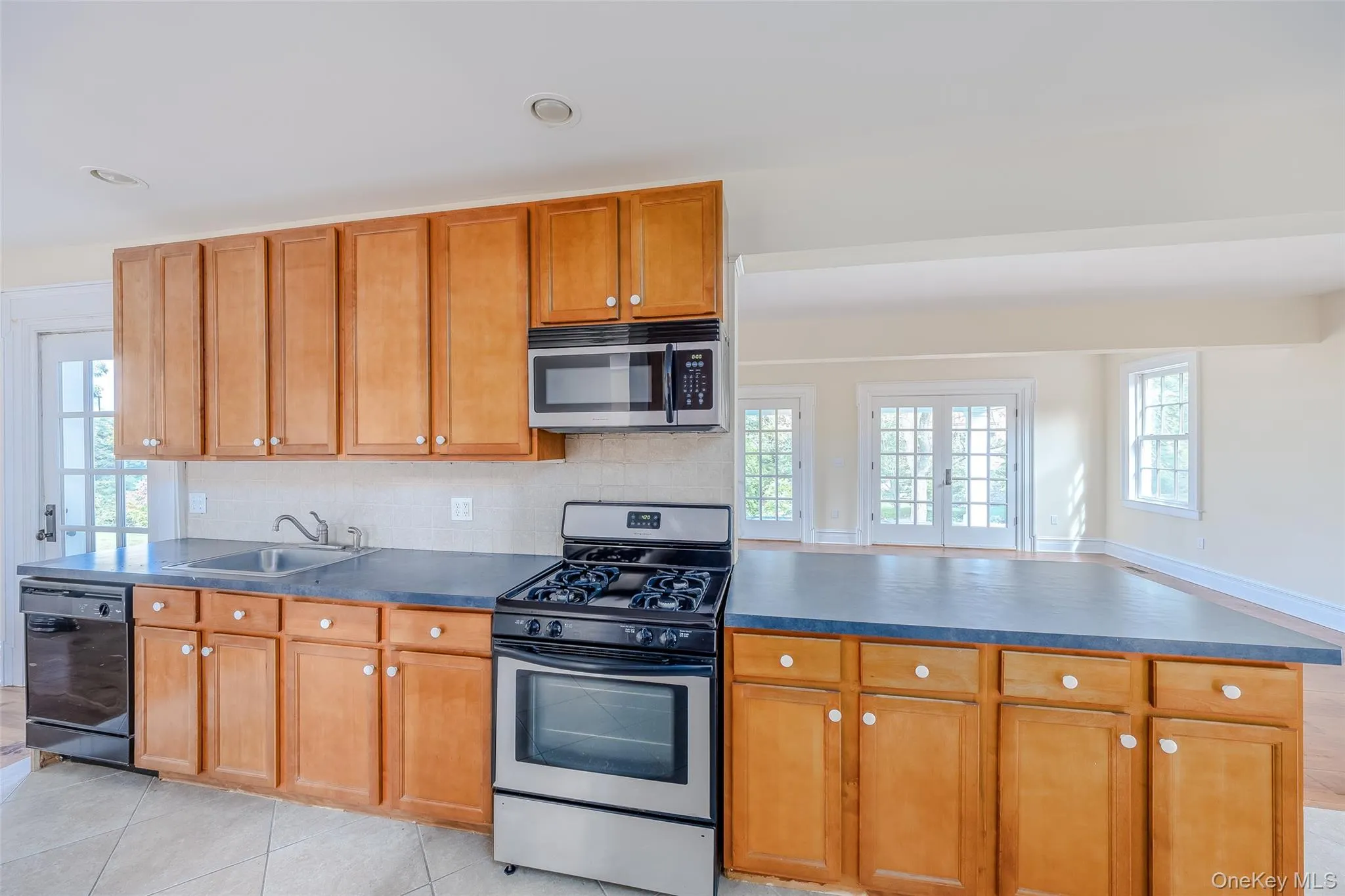 246 Shore Road, Brookhaven, NY, 3 Bedrooms Bedrooms, 7 Rooms Rooms,2 BathroomsBathrooms,Residential Lease,For Rent,Shore,0,1065820 246 Shore Road, Brookhaven, NY, 3 Bedrooms Bedrooms, 7 Rooms Rooms,2 BathroomsBathrooms,Residential Lease,For Rent,Shore,0,1065820