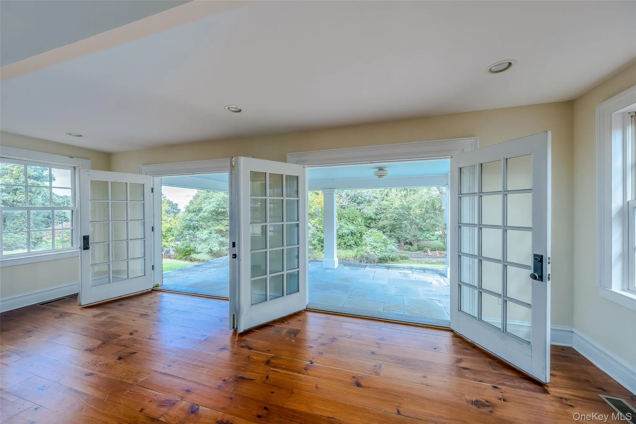 246 Shore Road, Brookhaven, NY, 3 Bedrooms Bedrooms, 7 Rooms Rooms,2 BathroomsBathrooms,Residential Lease,For Rent,Shore,0,1065820 246 Shore Road, Brookhaven, NY, 3 Bedrooms Bedrooms, 7 Rooms Rooms,2 BathroomsBathrooms,Residential Lease,For Rent,Shore,0,1065820