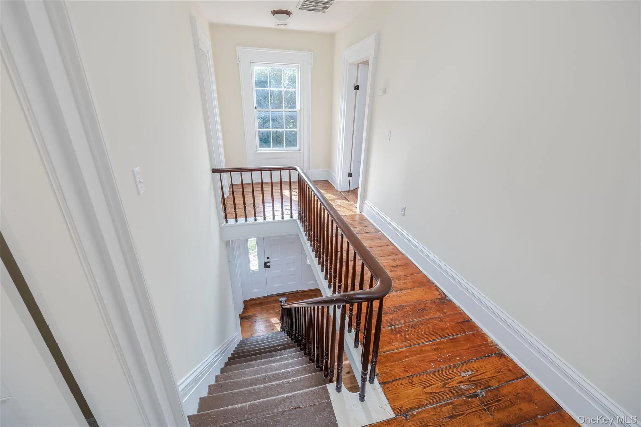 Second Floor Foyer Leading to Three Bedrooms Second Floor Foyer Leading to Three Bedrooms
